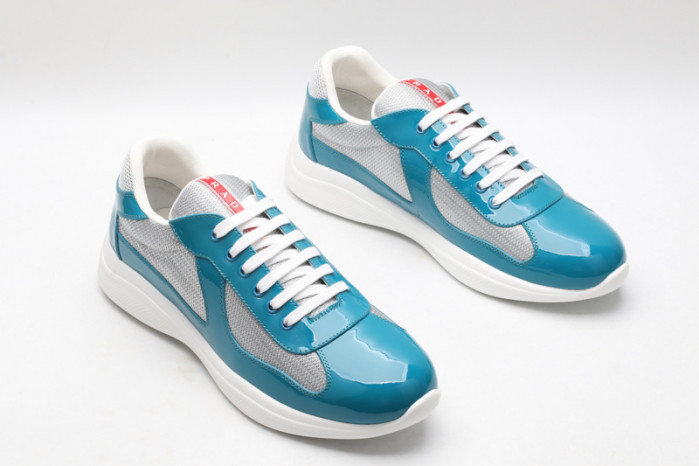 Pra*a sneaker