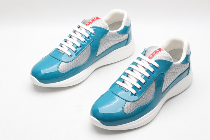 Pra*a sneaker