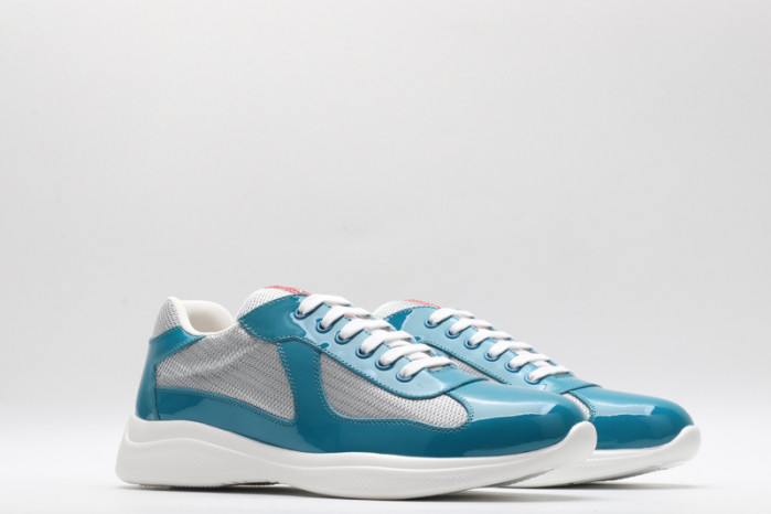 Pra*a sneaker