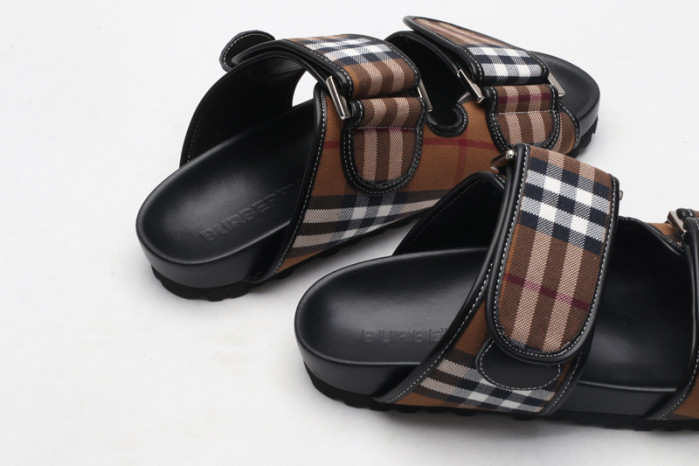 BUBBERY SANDALS