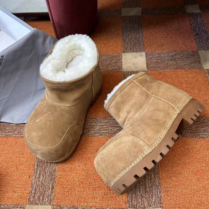 Ba*len*cia*ga brown alaska fur bootie