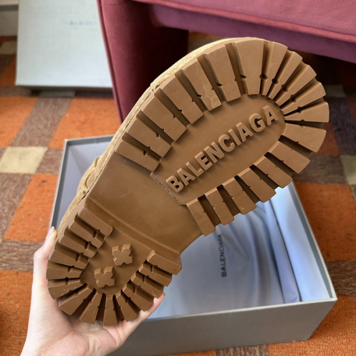 Ba*len*cia*ga brown alaska fur bootie