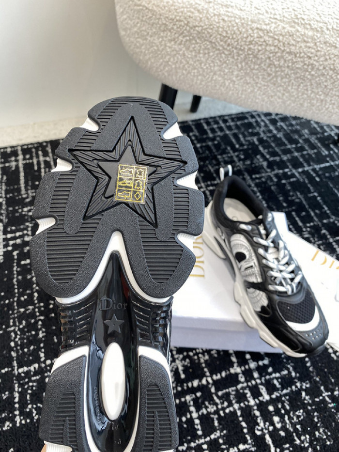 DIO* SNEAKER
