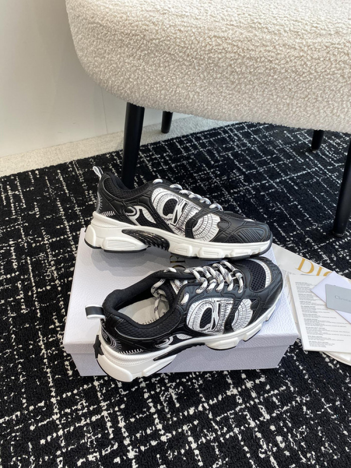 DIO* SNEAKER