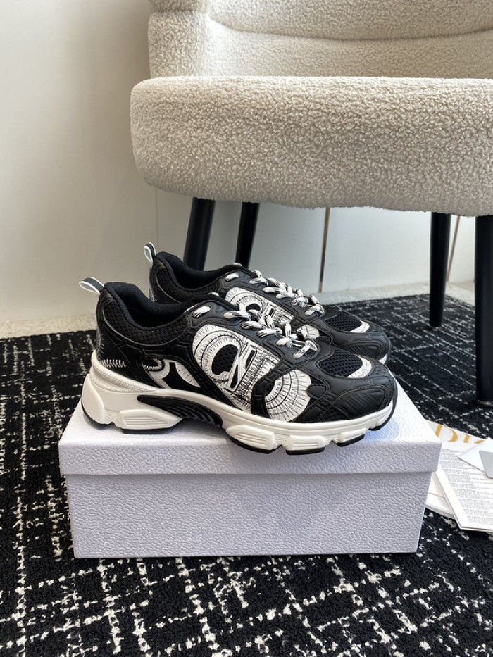 DIO* SNEAKER