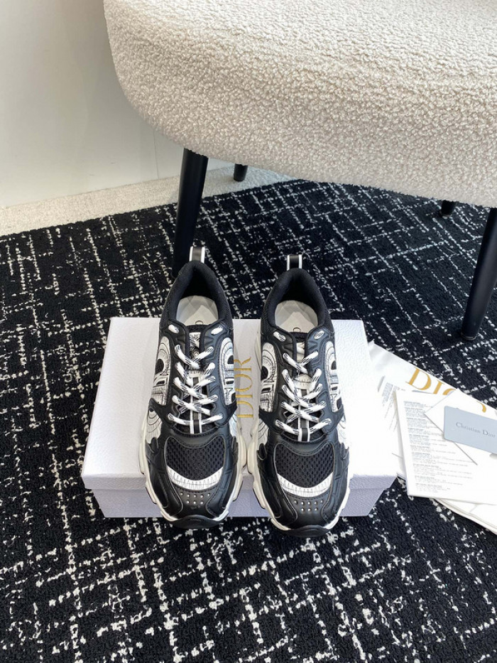 DIO* SNEAKER