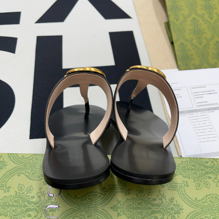 G*u*i sandal