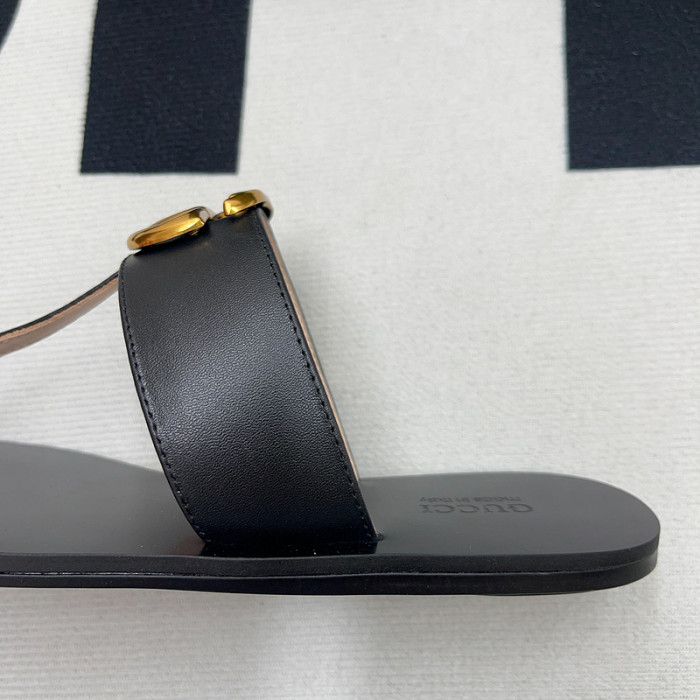 G*u*i sandal