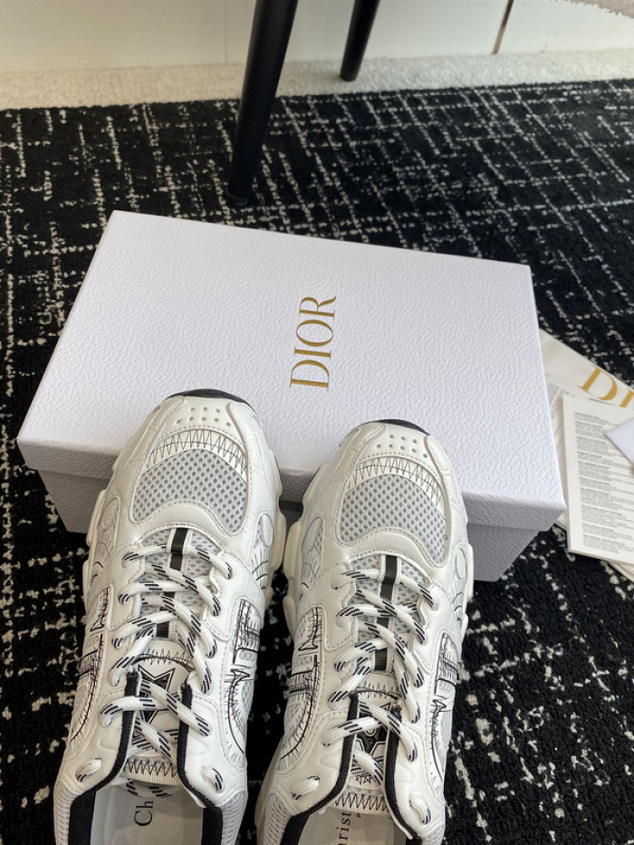 DIO* SNEAKER