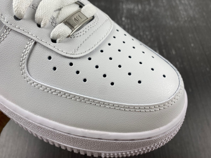 NIKE AIR FORCE 1 LOW