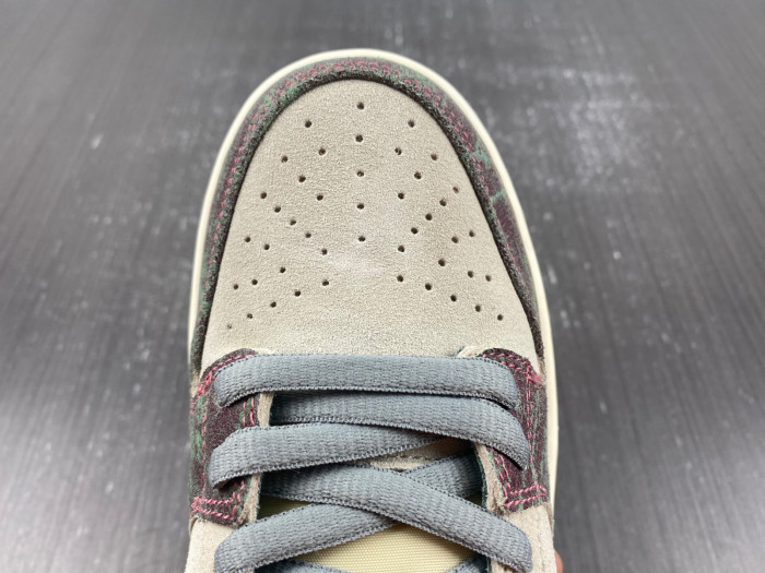 Crenshaw Skate Club x Nike SB Dunk Low FN4193-100
