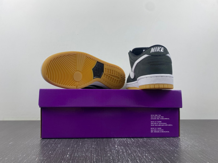 Nike SB Dunk Low Black Gum