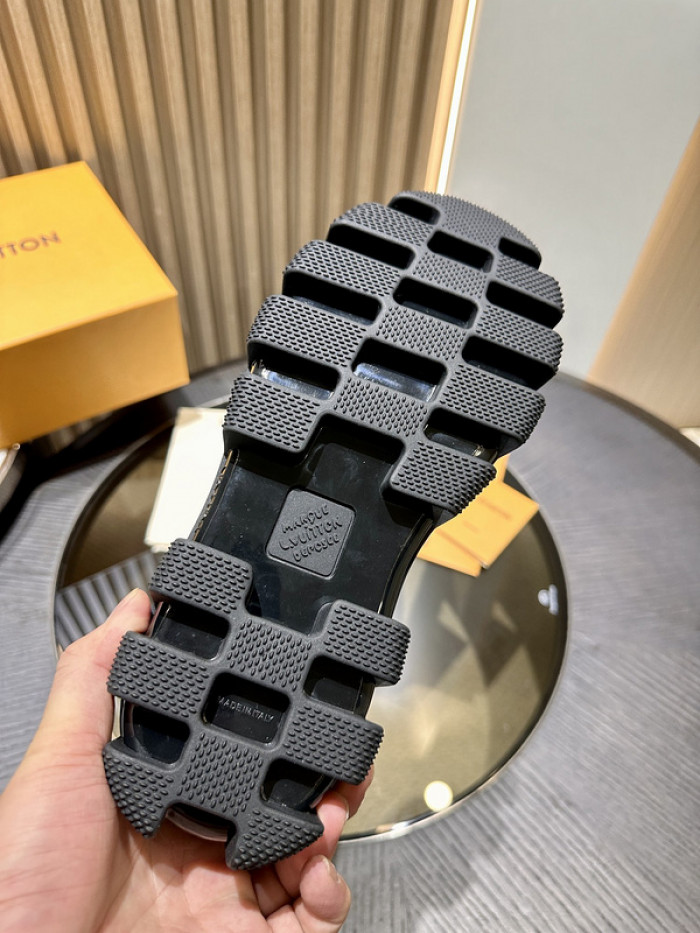 LO1_VTS BOOTS