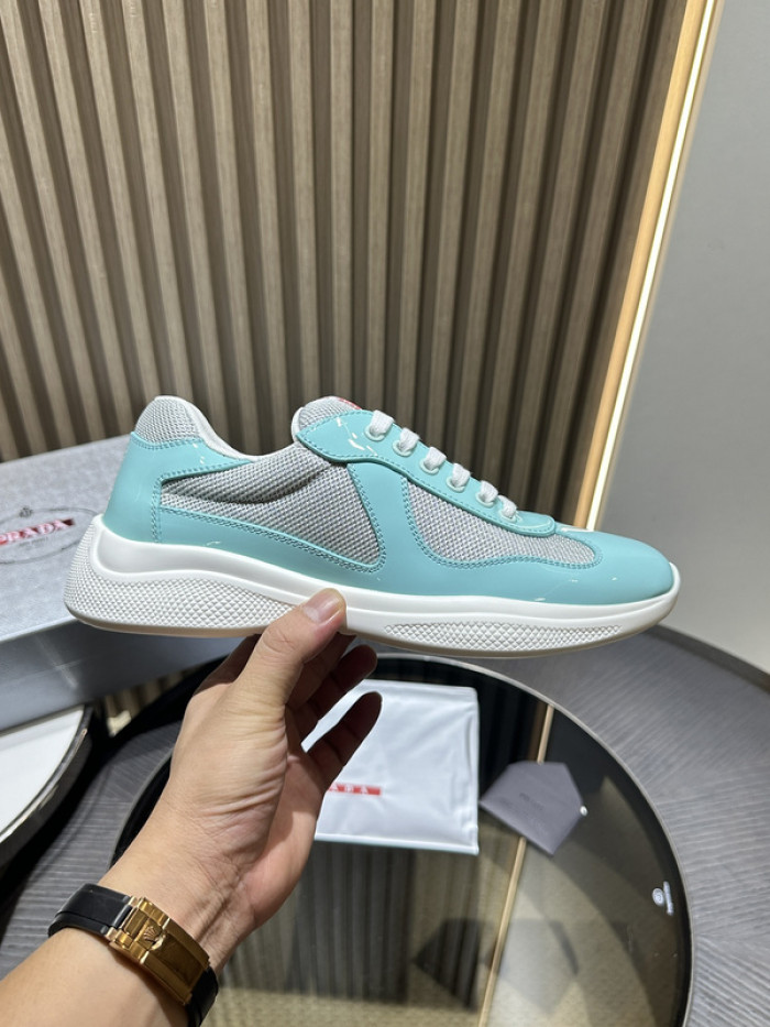 Pra*a sneaker