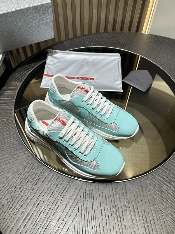 Pra*a sneaker