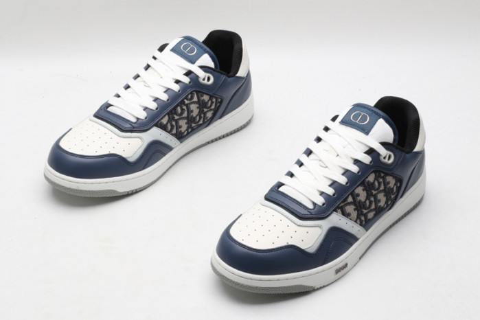 DIO* SNEAKER