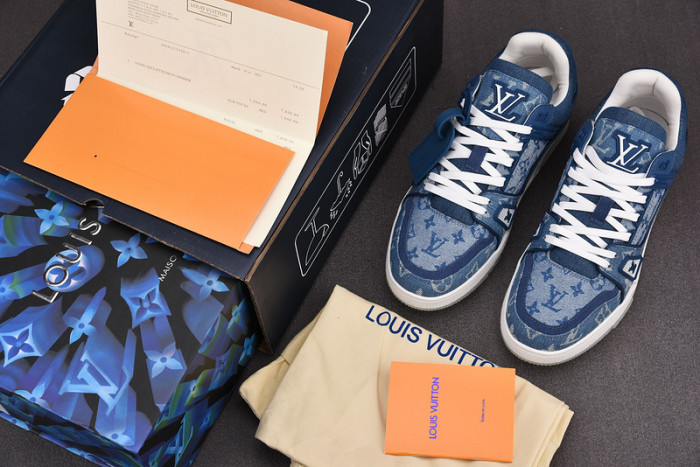 Pra*a sneaker