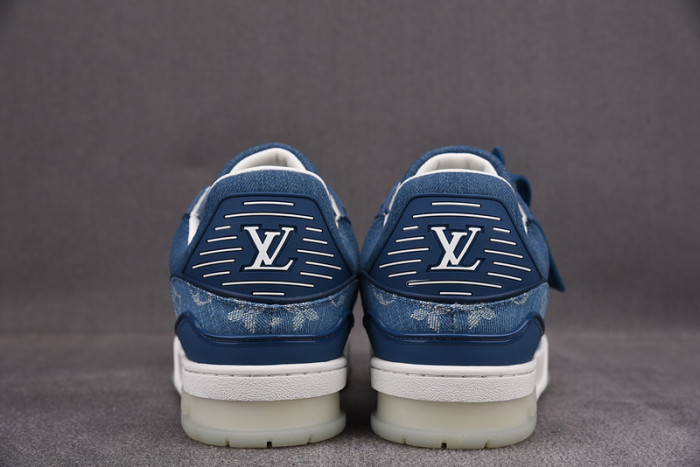 Pra*a sneaker