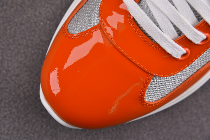 Pra*a sneaker