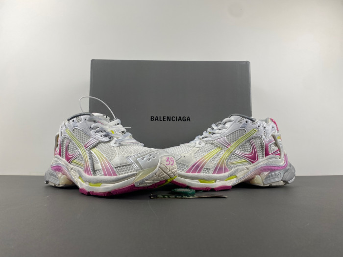 Ba*len*cia*ga -runner