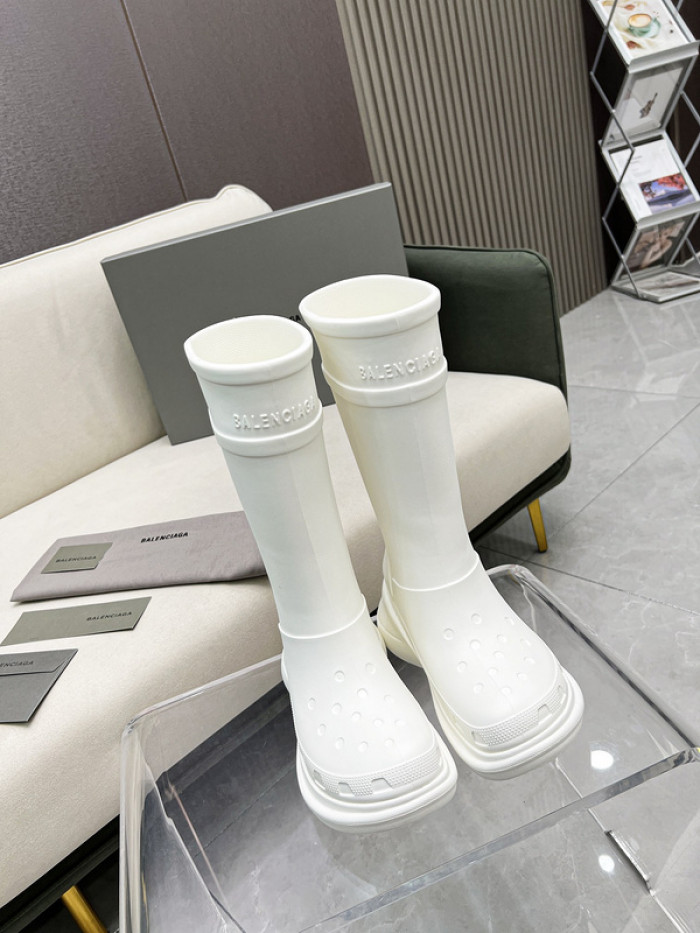 Ba*len*cia*ga cross boots