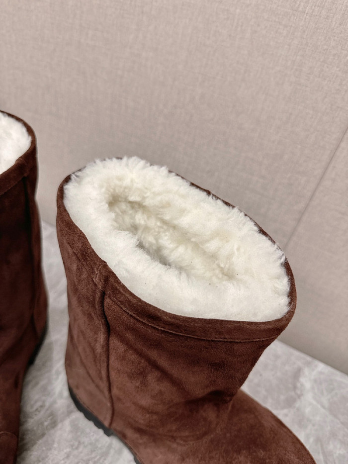 Ba*len*cia*ga alaska faux-fur low boots