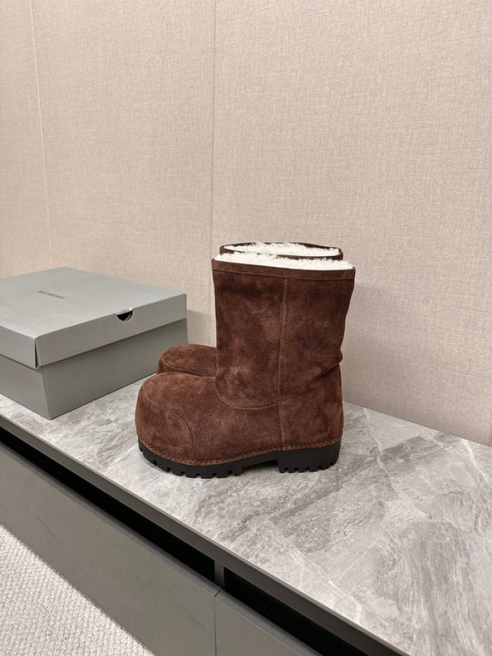 Ba*len*cia*ga alaska faux-fur low boots