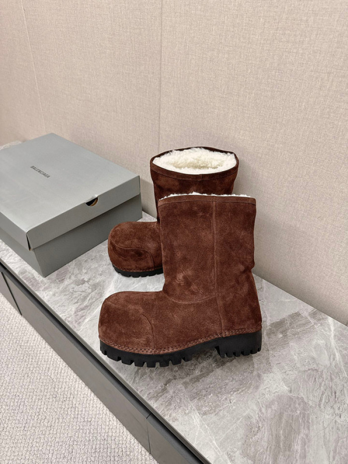 Ba*len*cia*ga alaska faux-fur low boots