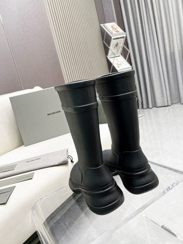 Ba*len*cia*ga cross boots