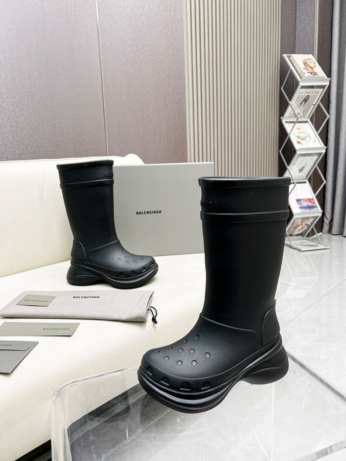 Ba*len*cia*ga cross boots