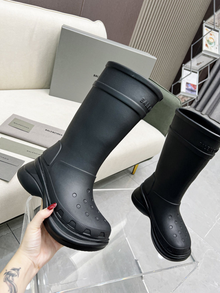 Ba*len*cia*ga cross boots