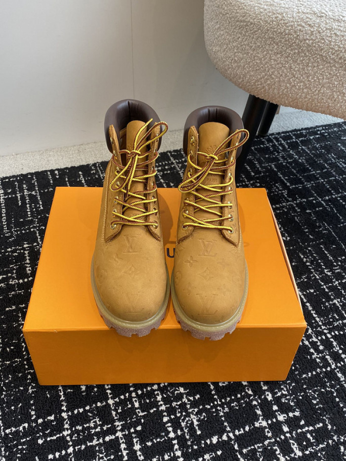 LO1_VTS BOOTS