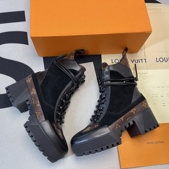 LO1_VTS-Lady-Boots