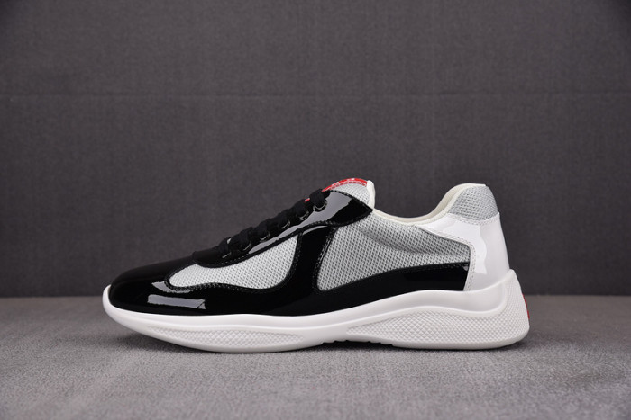 Pra*a sneaker