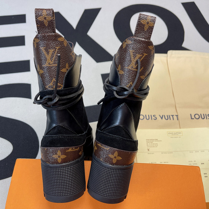 LO1_VTS-Lady-Boots