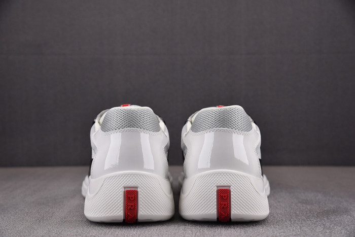 Pra*a sneaker