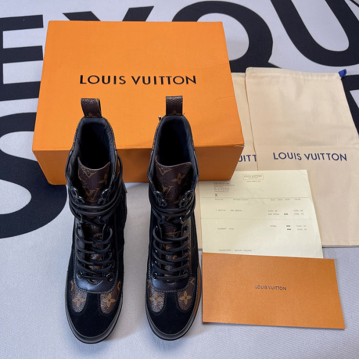 LO1_VTS-Lady-Boots
