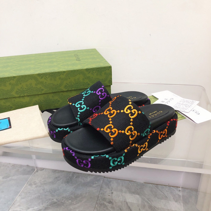 G*u*i sandal