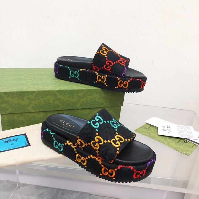 G*u*i sandal