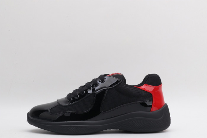 Pra*a sneaker