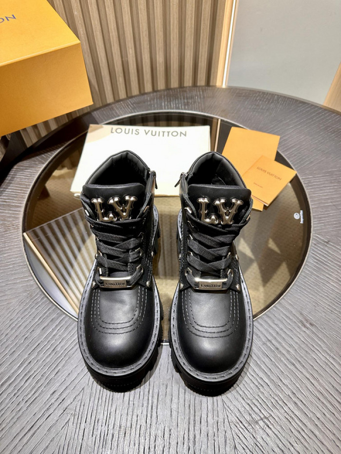 LO1_VTS BOOTS