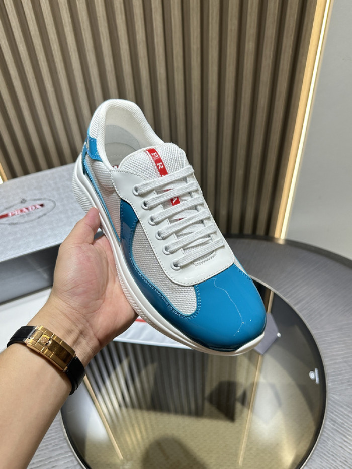 Pra*a sneaker
