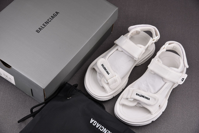 Ba*len*cia*ga sandals