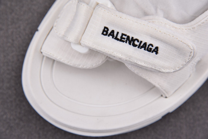 Ba*len*cia*ga sandals