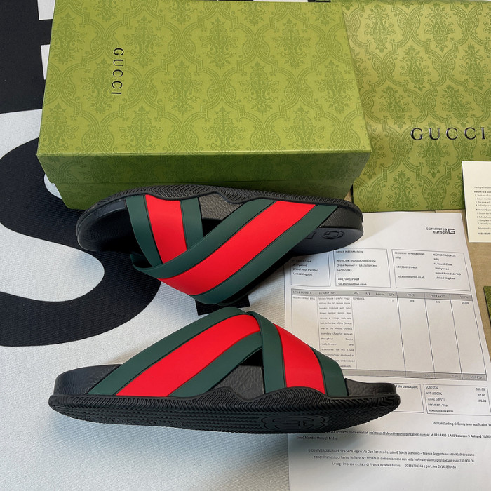 G*u*i sandal