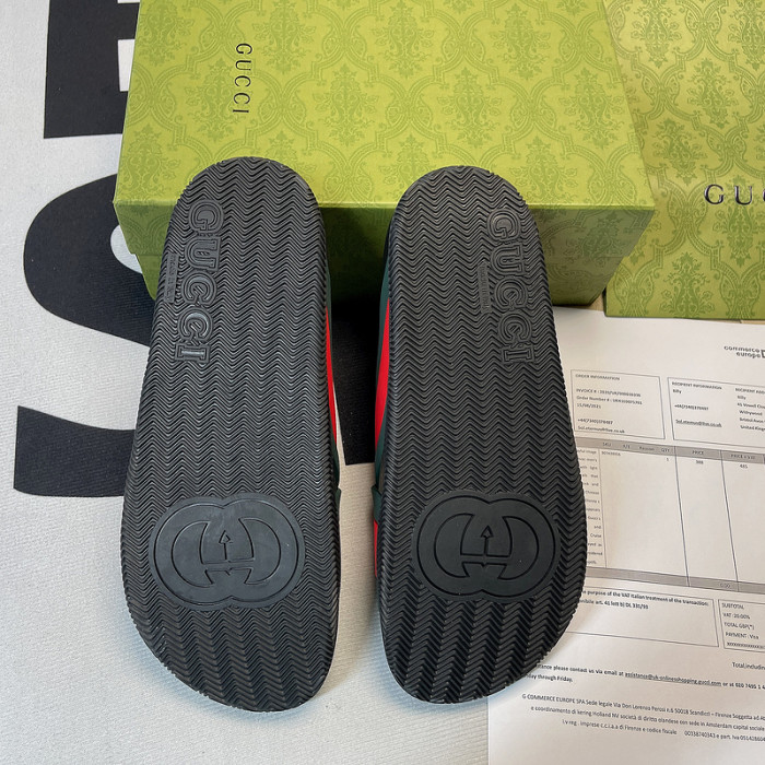 G*u*i sandal