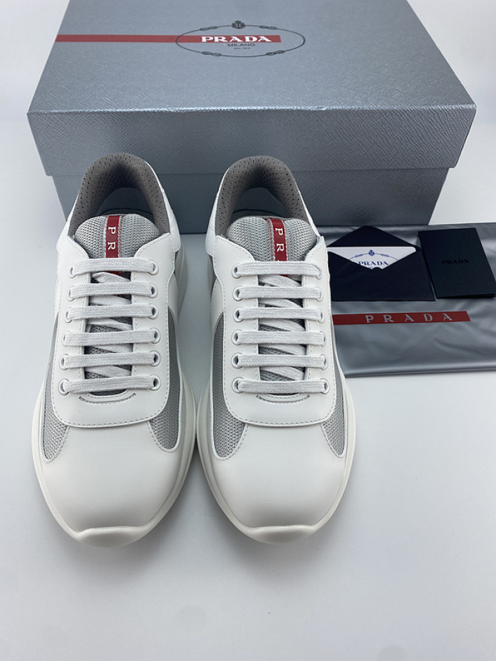 Pra*a sneaker
