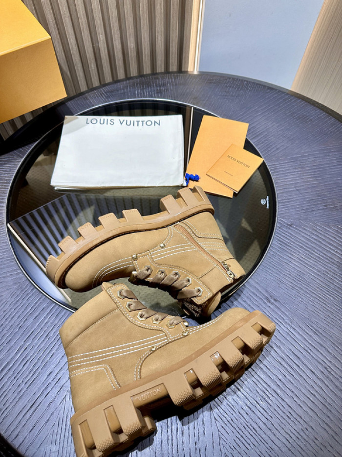 LO1_VTS BOOTS