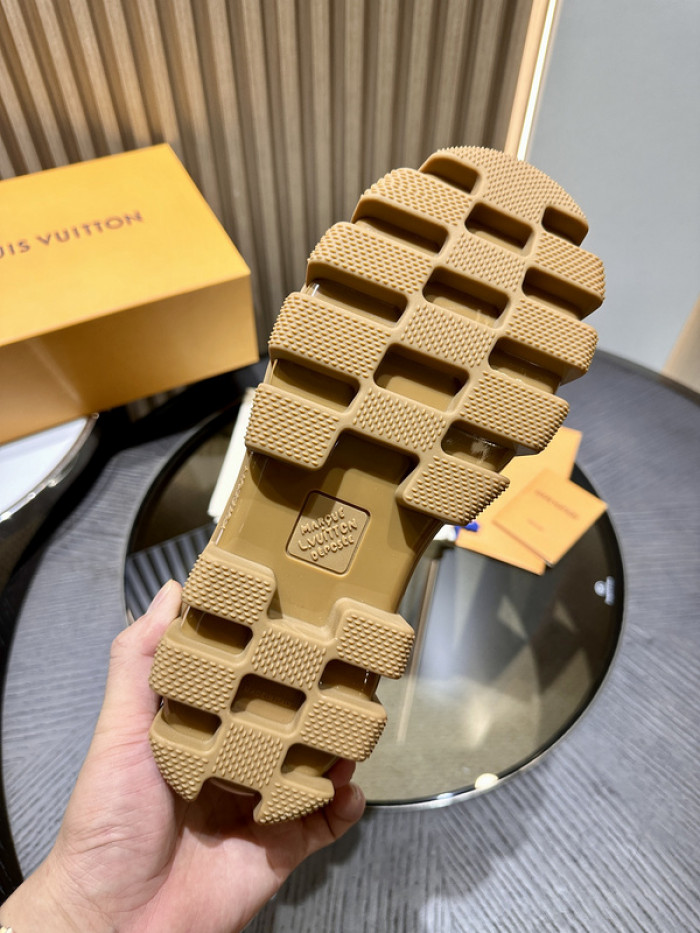 LO1_VTS BOOTS