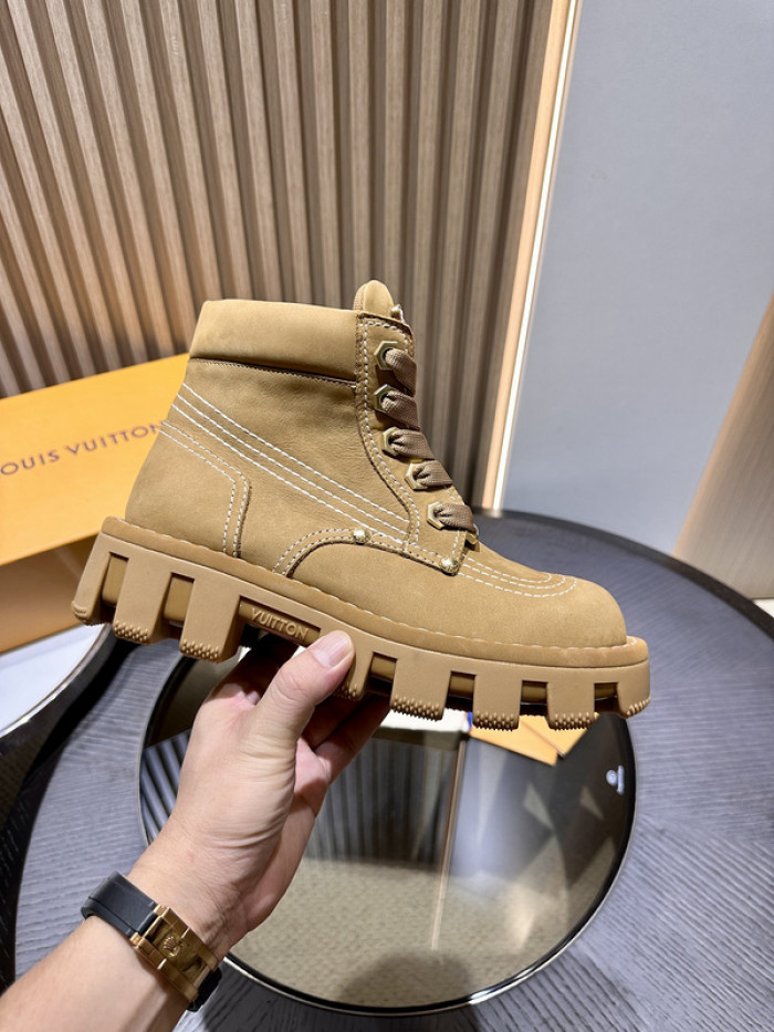 LO1_VTS BOOTS
